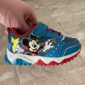 Disney Mickey Mouse Kids Sneakers - lights up 5c